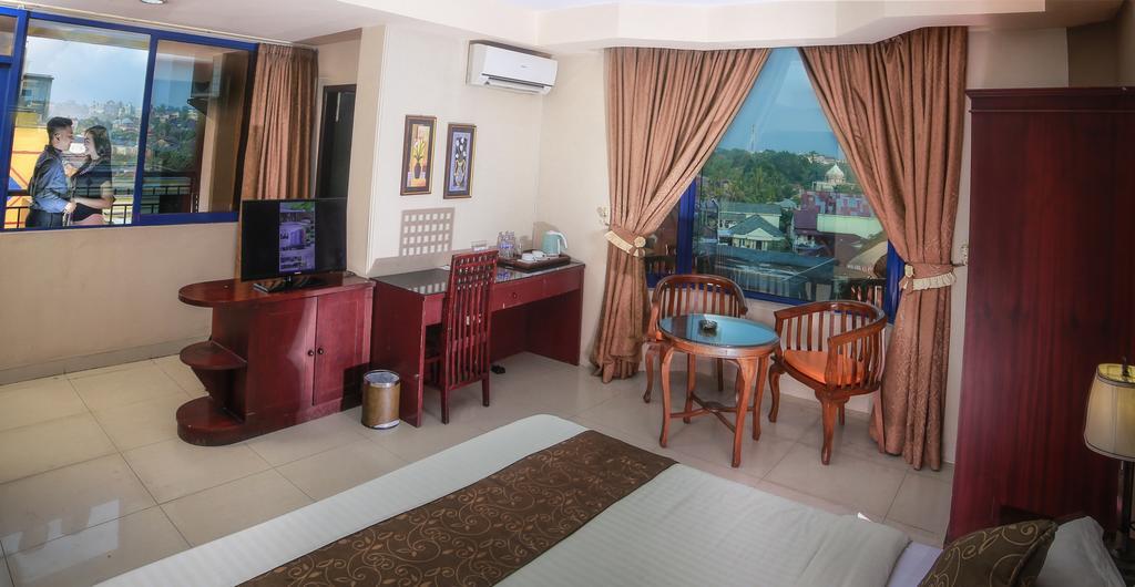 Grand Hotel จัมบี ภายนอก รูปภาพ